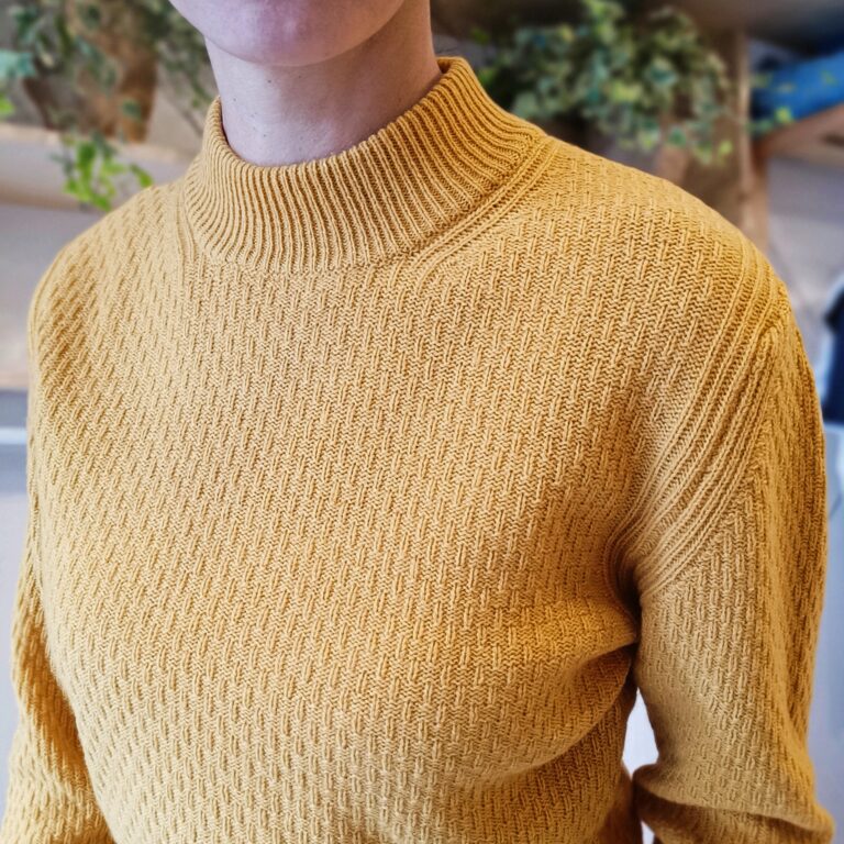 maglia gialla cashmere 2
