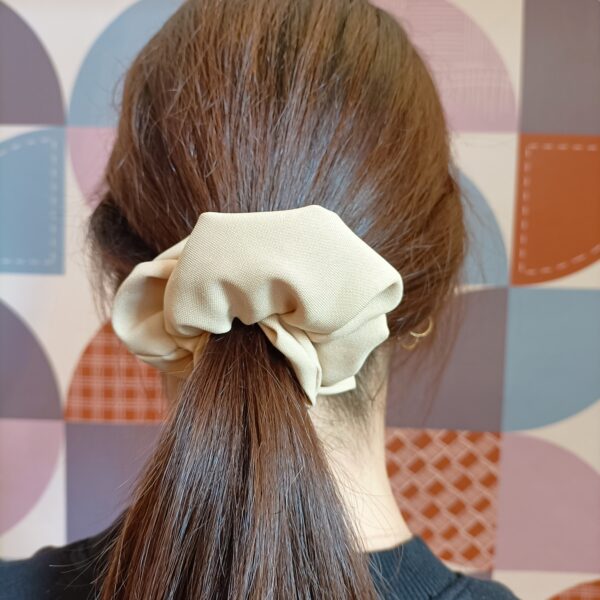 scrunchies beige