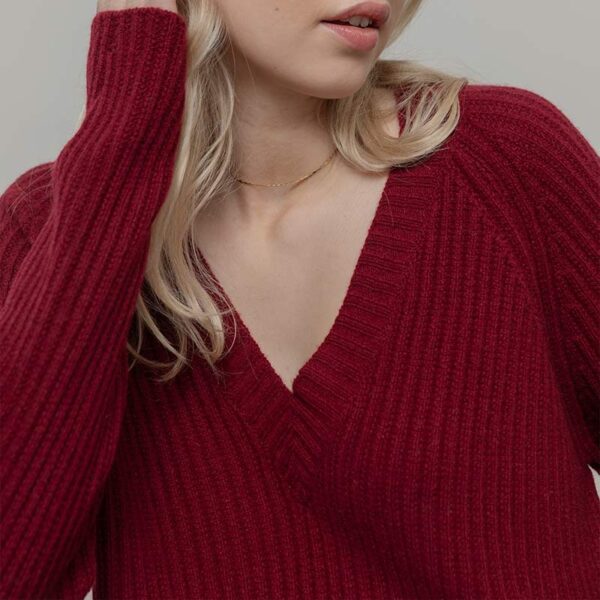 Maglione donna lana con scollo a V Manon - immagine 2