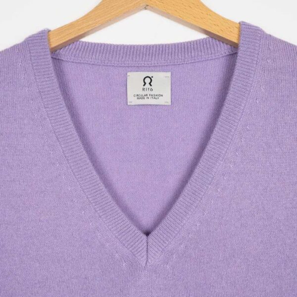 Maglia donna scollo V cashmere rigenerato Agnese - immagine 2